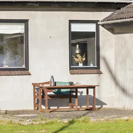 Pet Friendly In With Wifi Holiday home